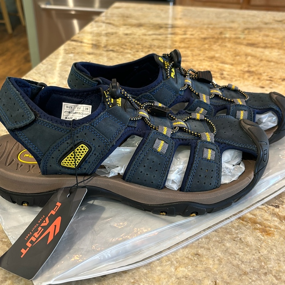 Flarut walking shoes